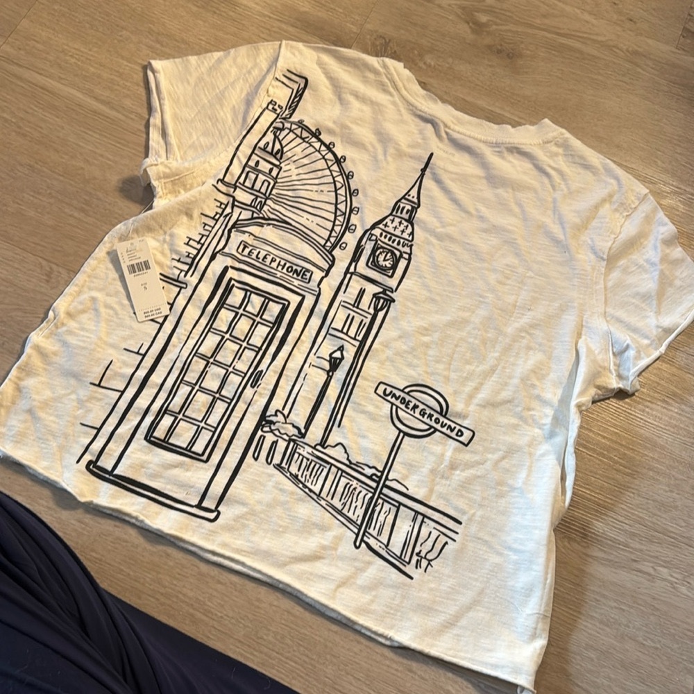 Anthropologie Maeve London t-shirt “Dreams in London”